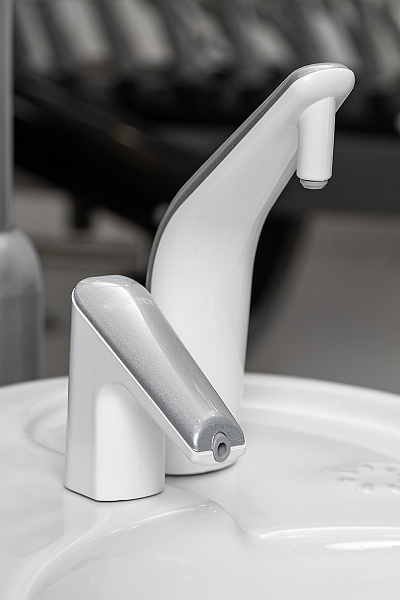 Стоматологическая установка Safety M2+ верхняя подача с 24-диодным светильником - Фото 12